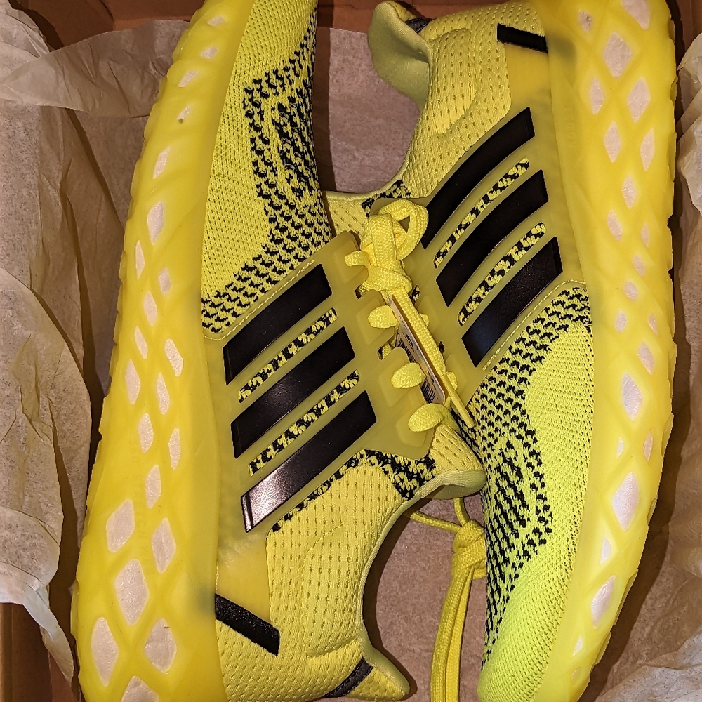 💙NIB💙 ADIDAS Ultraboost Web DNA Running Shoes - Picture 5 of 12